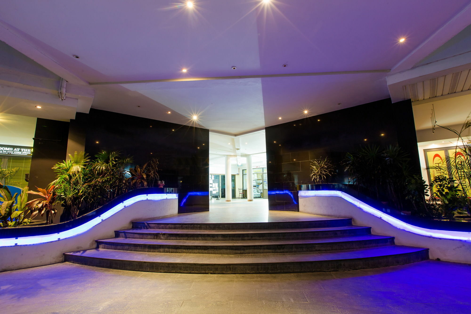 Patong Studio Apartments And Dormitory Экстерьер фото